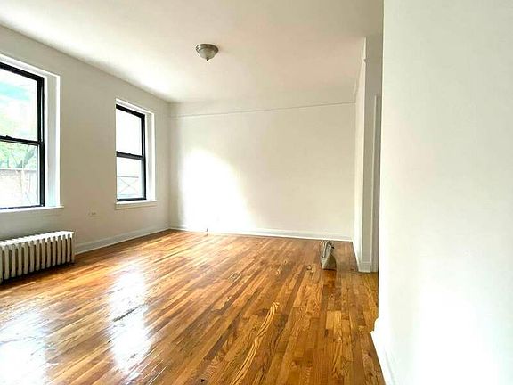 4th image of 1066 1st Ave #A4