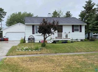 22 Fern Ct, Babbitt, MN 55706