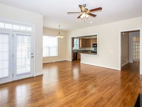 5th image of 143 Water Oak Dr