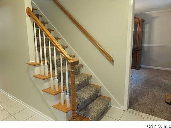 4th image of 112 Whiskwood Ln