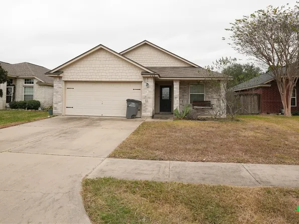 208 Yosemite Dr, Victoria, TX 77904