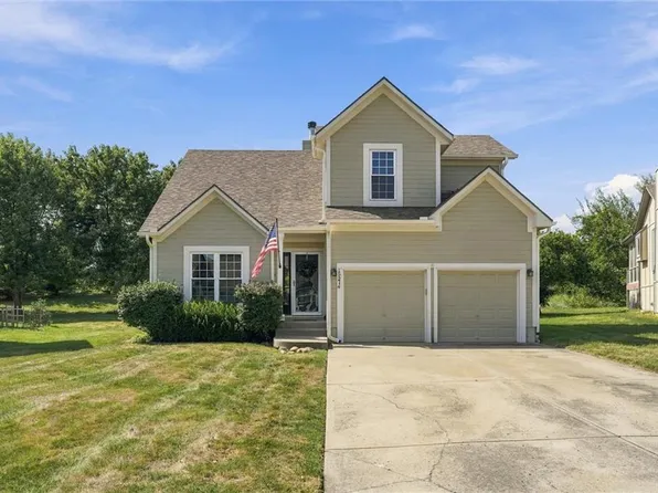 15214 S Albervan St, Olathe, KS 66062