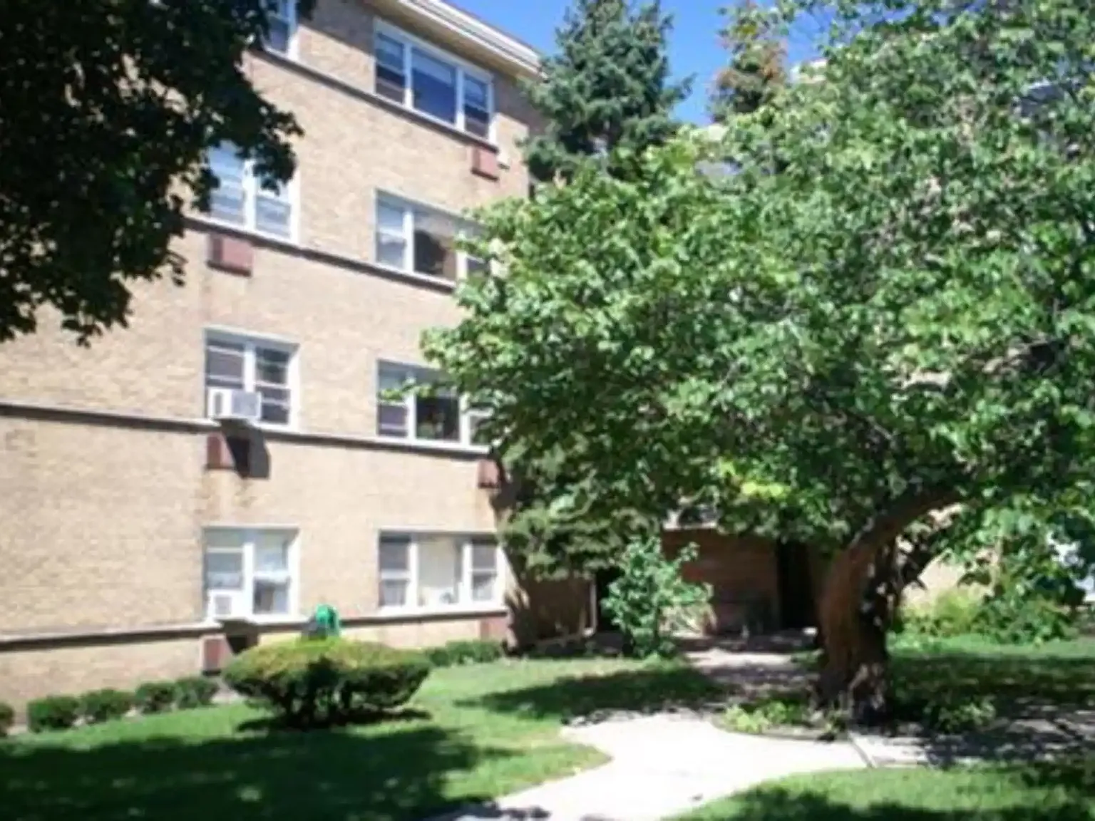 Fitch Apartment (North) — Photo 1