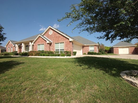 Side Entry 3 Car Garage