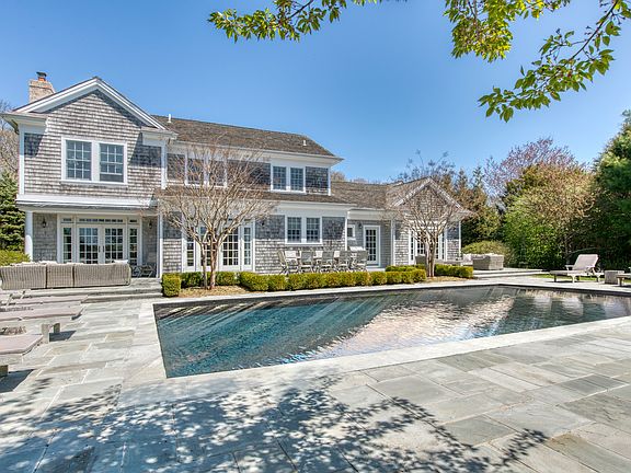 4th image of 8 Horse Meadow Ln