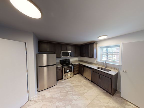 4th image of 4205 Forest Hill Ave #3