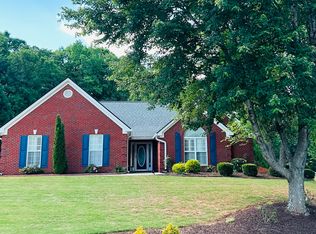 852 Crystal Meadow Dr, Winder, GA 30680