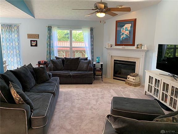 3rd image of 6421 Fountainhead Dr