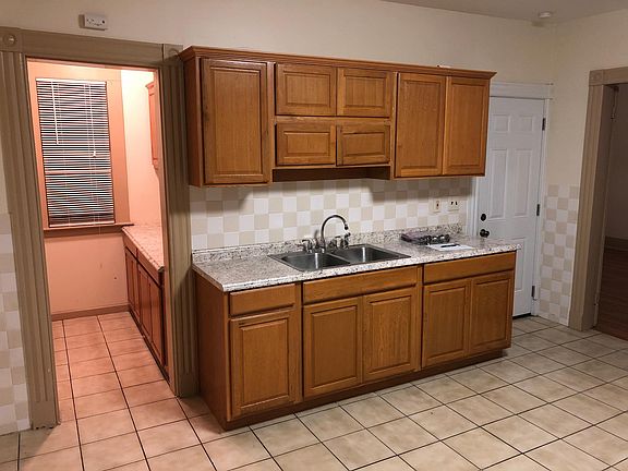 2nd image of 25 Cassius St #2