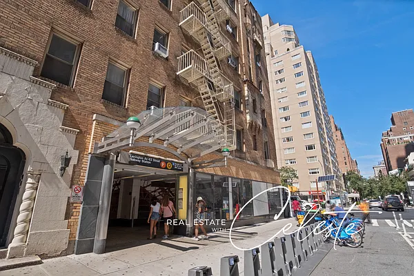 Rented by Sotheby's International Realty | media 29