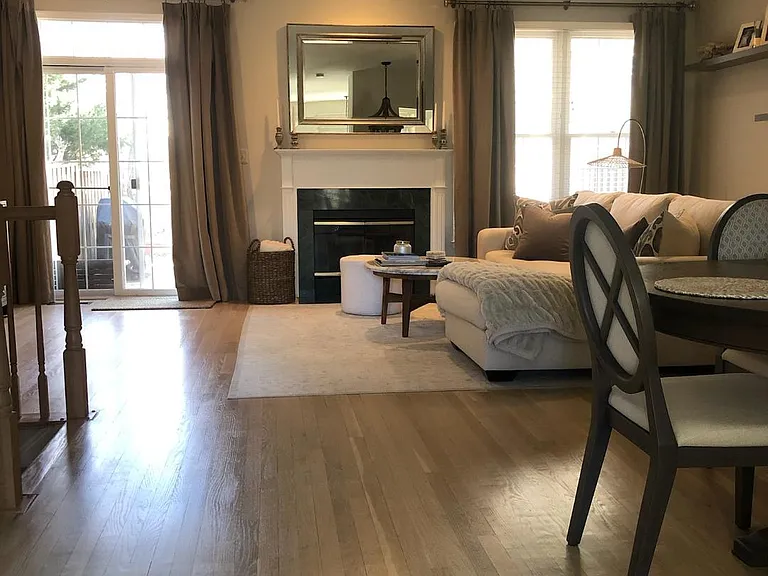 1303 Park Garden Ln — Photo 3