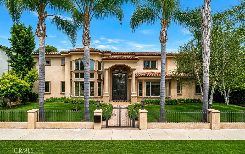 6 bed, 4.5 bath, 5380 sqft, $15,000 — Photo 1