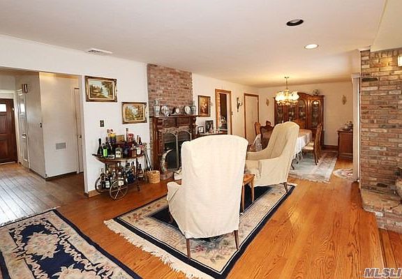 4th image of 244 Hillturn Ln