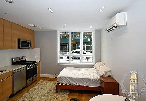 2nd image of 37 Irving Pl #1A