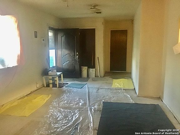 5th image of 105 Flores Ct