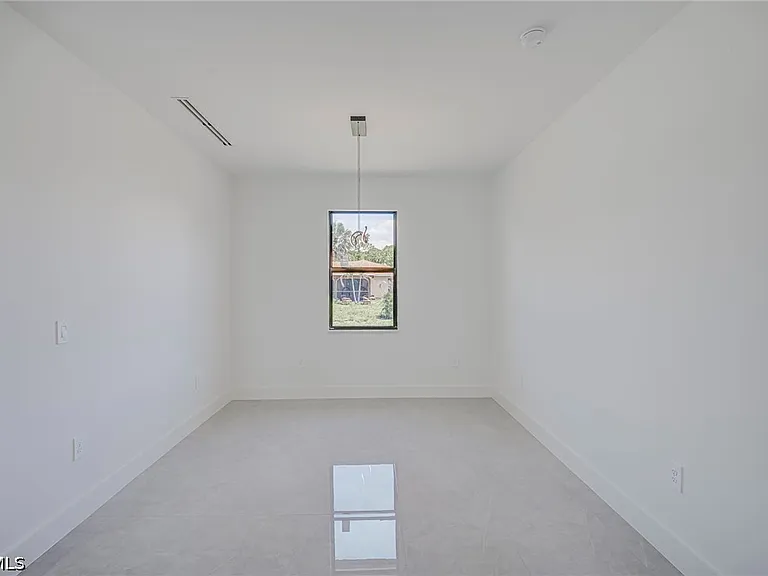 3500 33rd St SW — Photo 11
