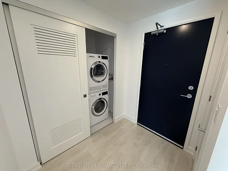 75 James St S #1416 — Photo 5