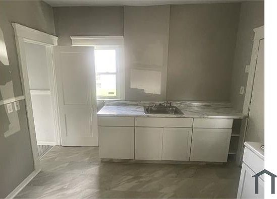 4th image of 3577 E 133rd St