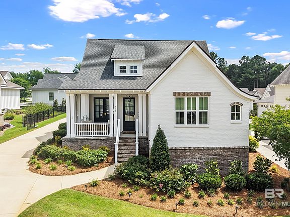 2nd image of 901 Geranium Dr