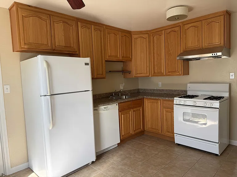 1851 Latham St #2 — Photo 7