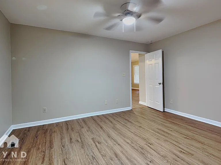 4521 Aviemore Cres — Photo 9