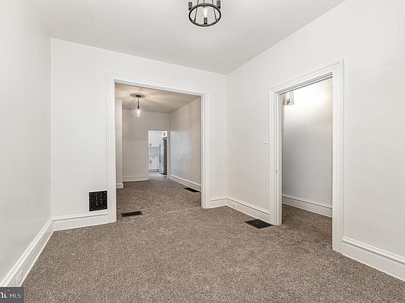4th image of 1631 Park St