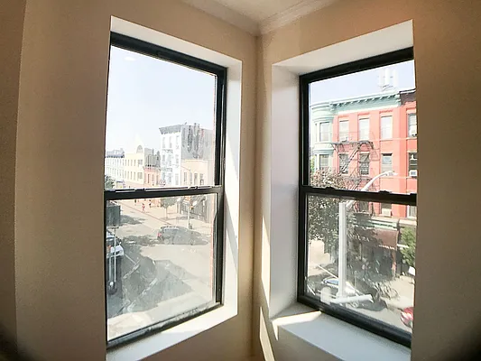 Rented by Francine Realty | media 21