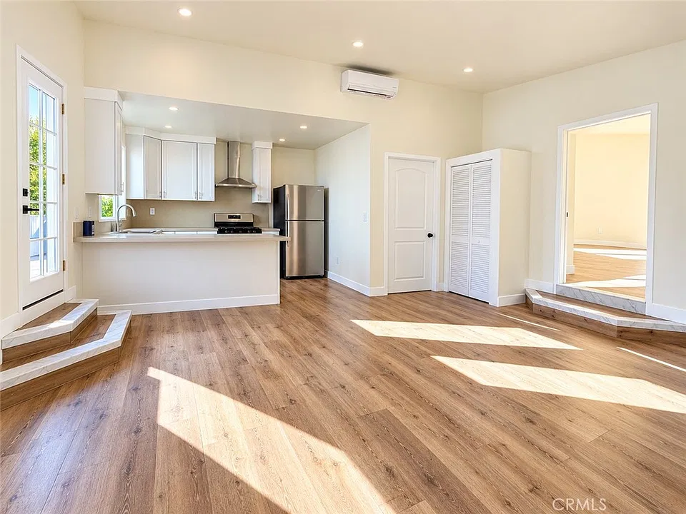 1431 Montgomery #B