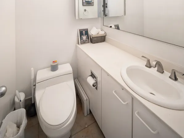 330 East 38th Street 10B image 6 of 7