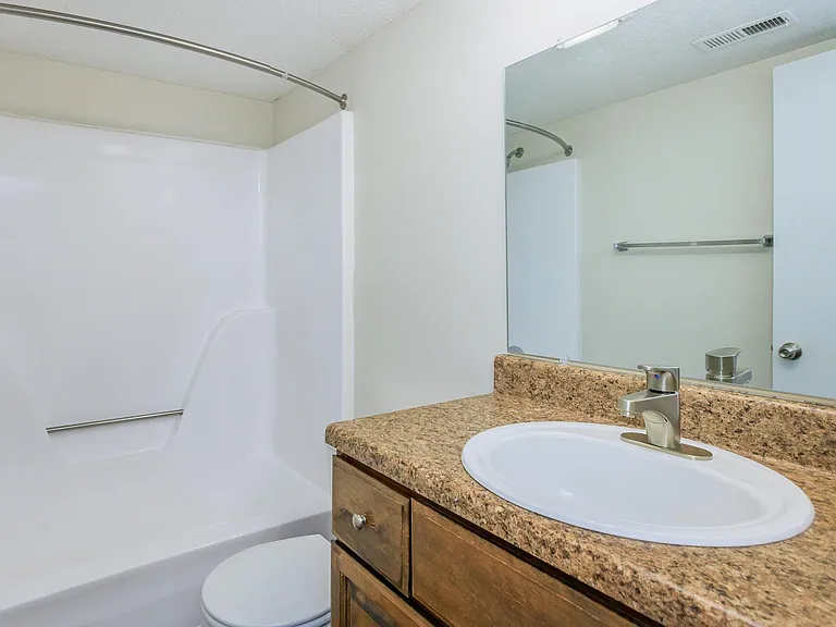 Laurel Ridge Apartments — Photo 58