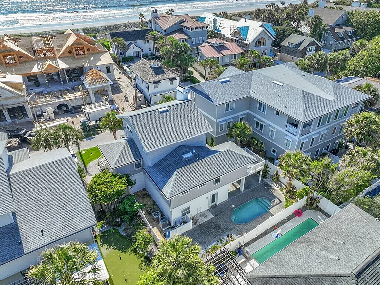 1766 Beach Ave — Photo 76