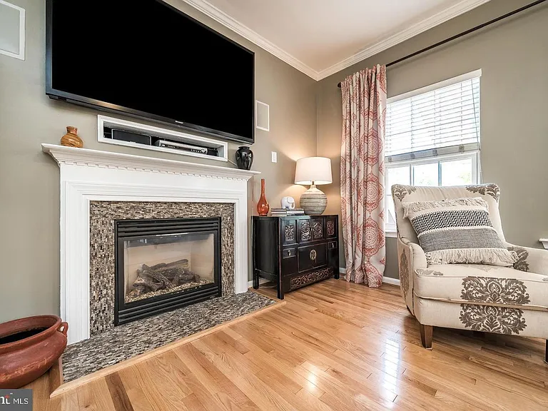 1401 Windjammer Ct — Photo 28