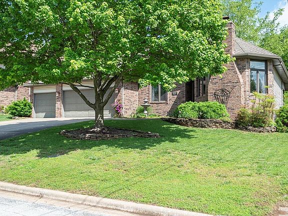 3rd image of 835 W Brookshire Drive