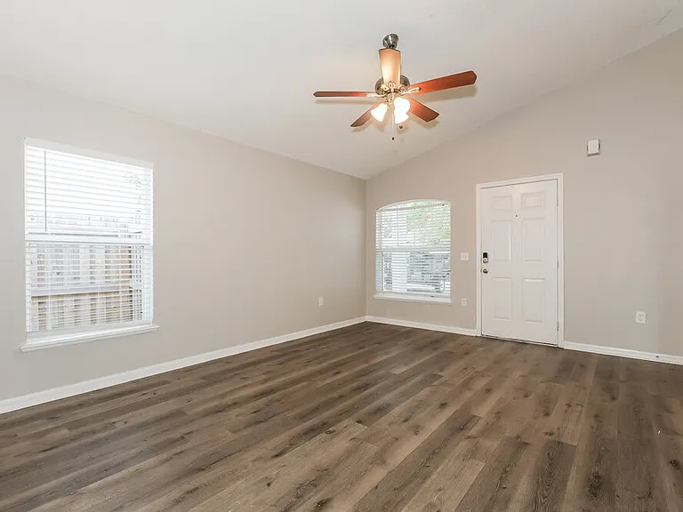30319 Birdhouse Dr — Photo 3