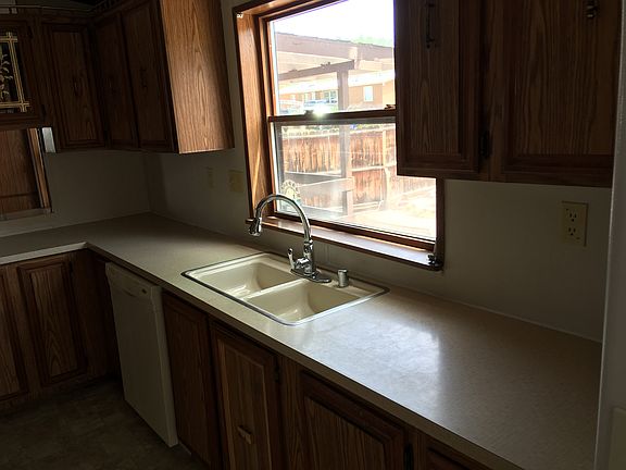 5th image of 6608 San Luis Obispo Ave NE