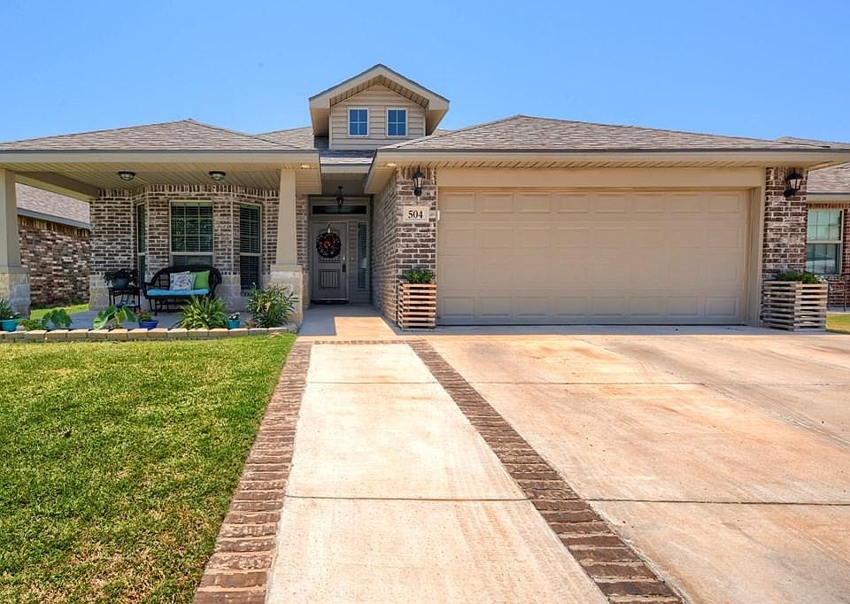 Fabulous newer home in excellent neighborhood!