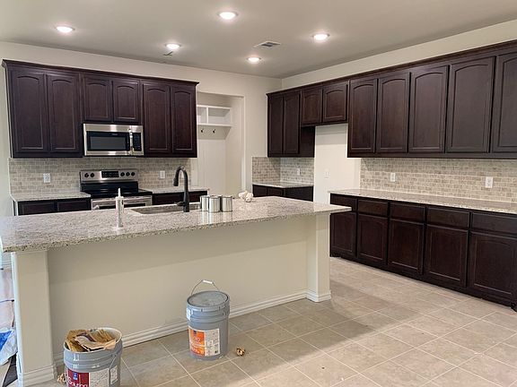4th image of 920 Blackbird Dr
