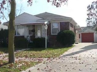 8296 State Park, Center Line, MI 48015