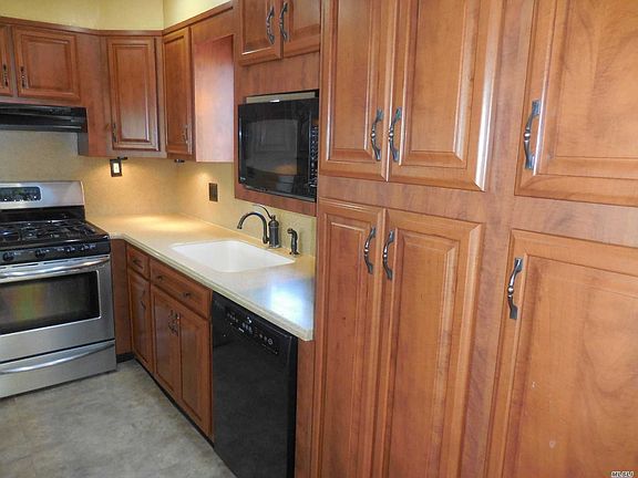 4th image of 24 Miller Cir