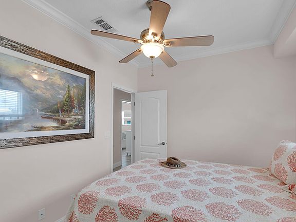 3rd image of 559 Powell Ave