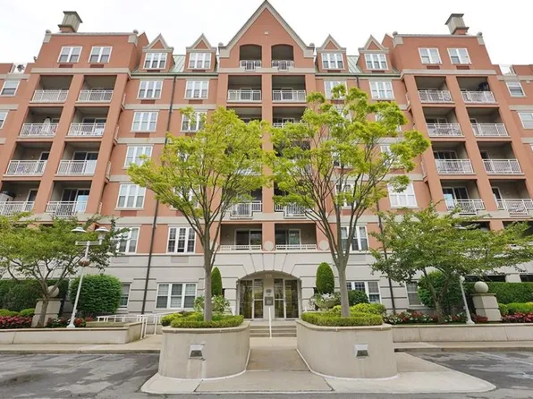 150 Oceana Dr W APT 4A, Brooklyn, NY 11235