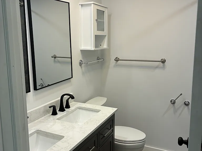 223 N Harmony St — Photo 9