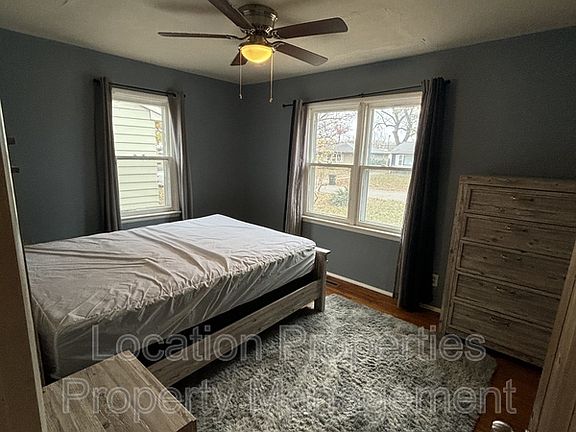 5th image of 1418 W 22nd Ter