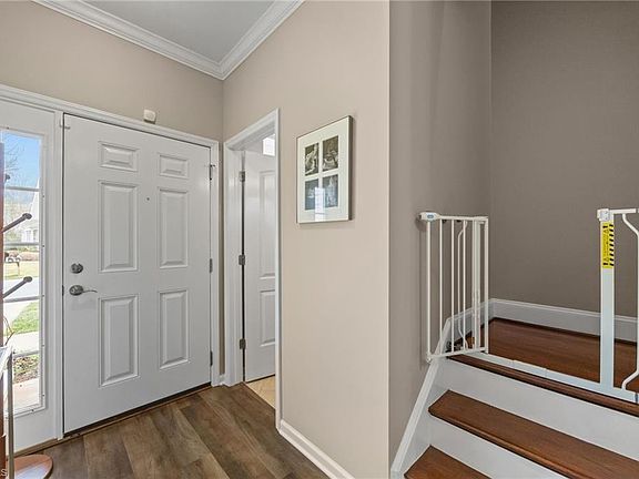 5th image of 621 Oakfield Trl