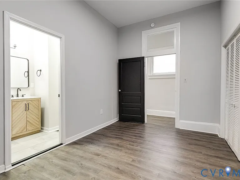 402 Stuart Cir #1 — Photo 8