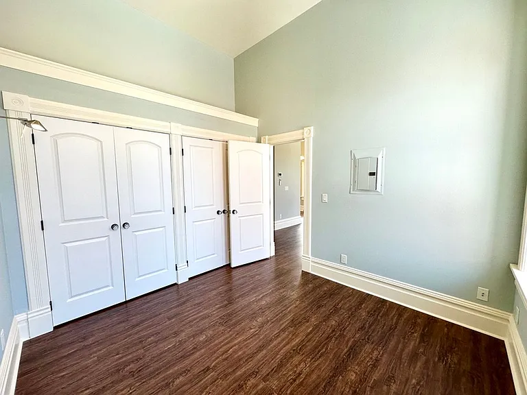 307 N Pearl St — Photo 26