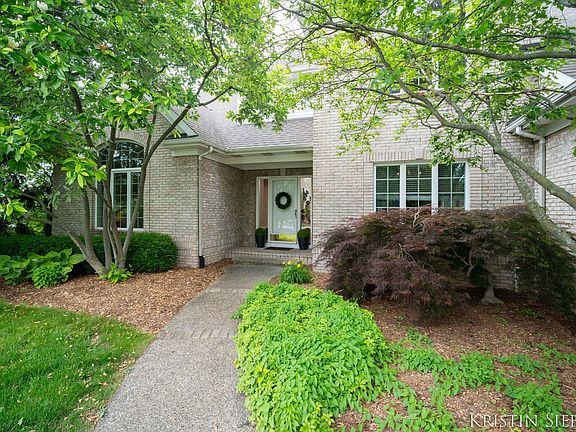 3rd image of 7491 Old Lantern Dr SE