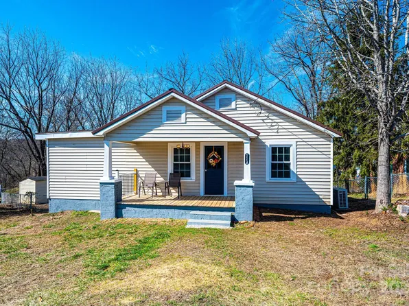 111A Fairview Dr NW, Lenoir, NC 28645
