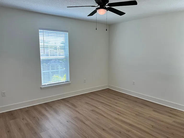 2610 E Clark St #1 — Photo 10