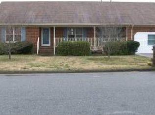 303 Gallenway Ter, Chesapeake, VA 23322